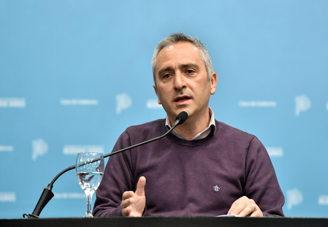 Imagen de “Todos tenemos que cerrar filas detrás de Axel”, aseguró Larroque